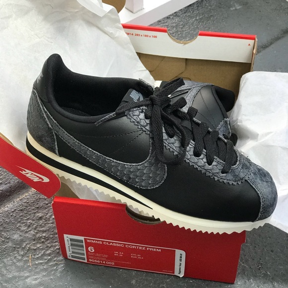 NWT Nike Classic Cortez Prem Black Sail WMNS - Picture 7 of 8